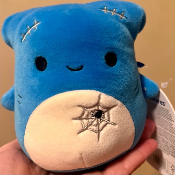 Nitro 4” Hammerhead Halloween Shark - Picture 1 of 3